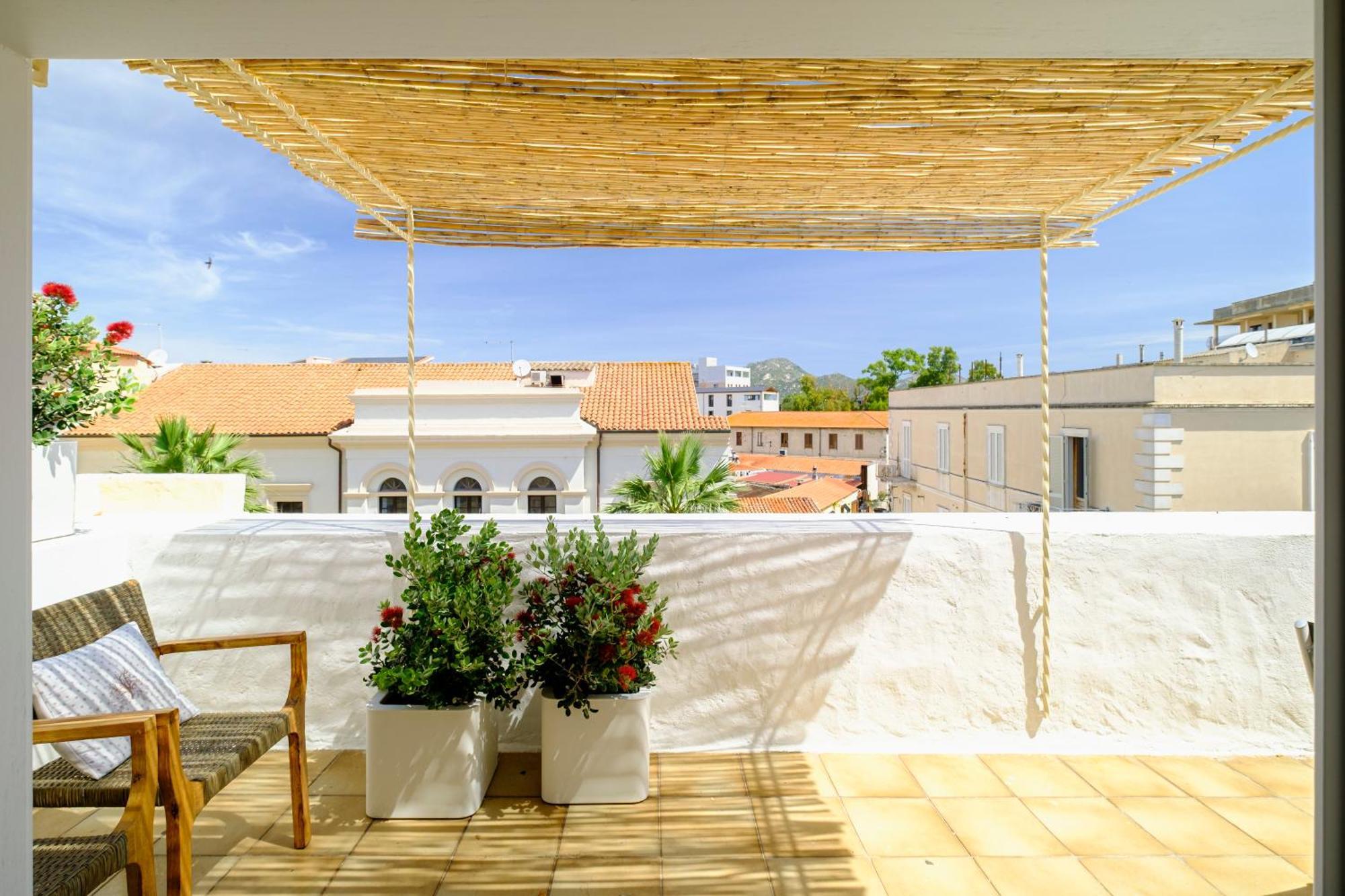 Apartment Roof33 Attico Di Lusso In Centro A